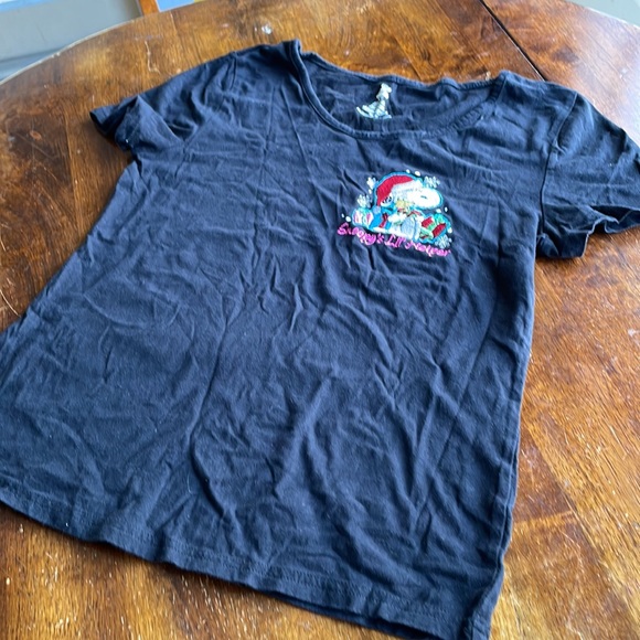 Peanuts Snoopy Christmas t-shirt. Juniors size large - Picture 3 of 5
